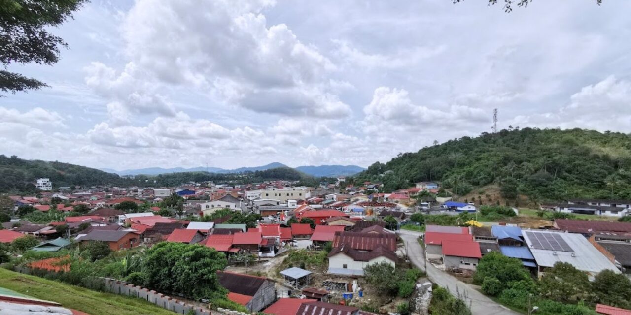 70年后的冷战亡魂：伊党重提“新村挂钩马共”背后的政治算计
